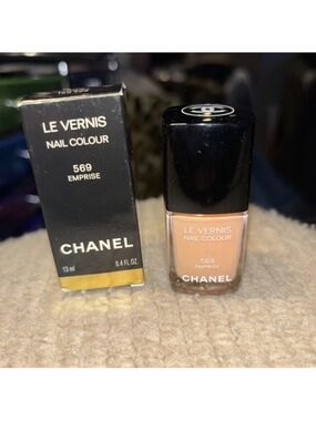 CHANEL Le Vernis Nail Colour 569 Emprise - Nude Peach - 13ml.  New!